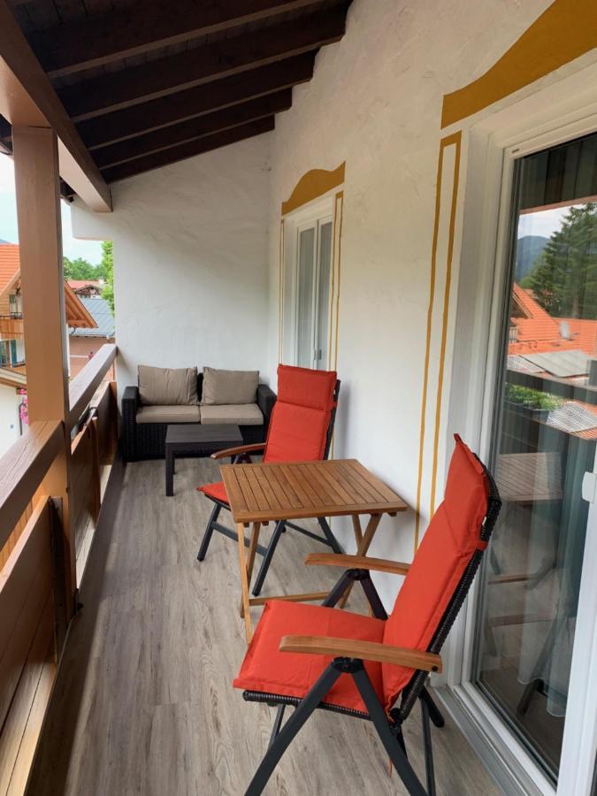 Zum Turm - Apartments Und Gaestezimmer Oberammergau Exterior foto