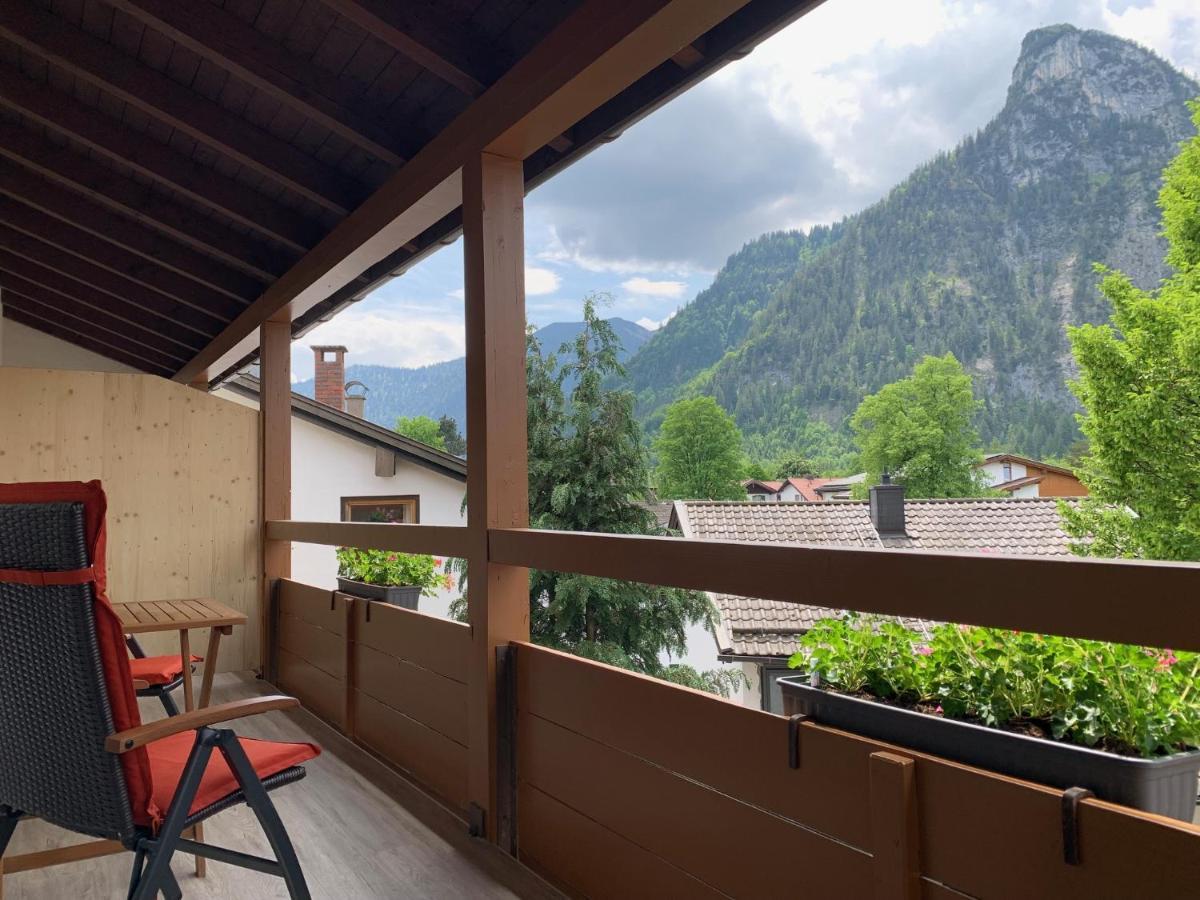 Zum Turm - Apartments Und Gaestezimmer Oberammergau Exterior foto